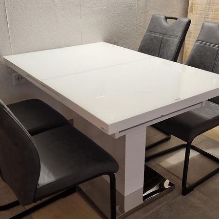 Modern Eingerichtete 3-Zi-Ferienwohnung Zu Vermieten لوفنغن المظهر الخارجي الصورة